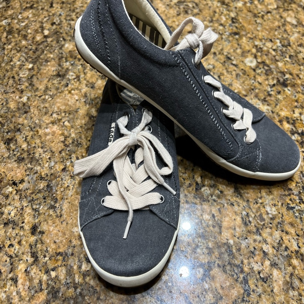 TAOS SIZE 8.5